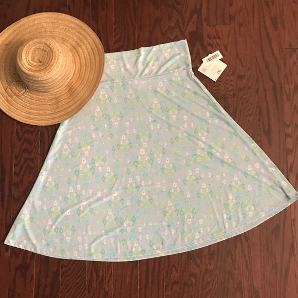 LuLaRoe Dresses & Skirts - LaRoe Azure Skirt NWT 2XL Fits Sizes 22-24